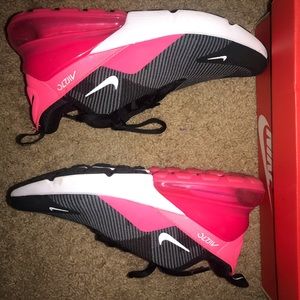 Nike Air Max 270 womens 8 like new
